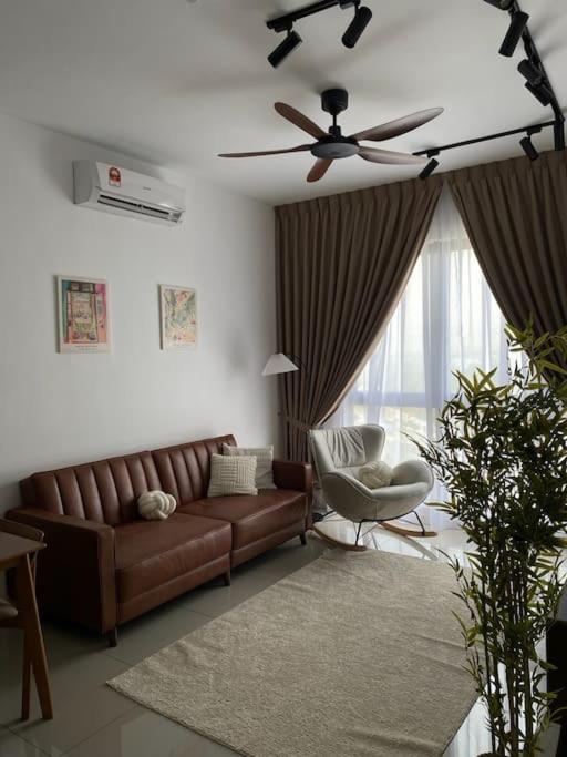 Apartment Izz Cozy
