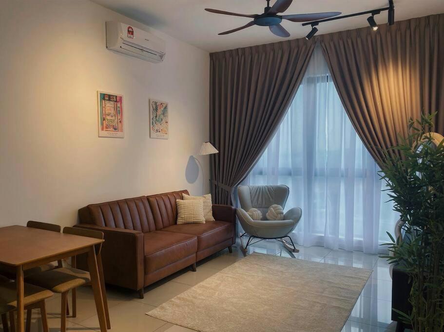 Izz Cozy Apartment